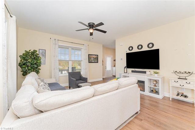 1514 Kingsway Drive, High Point, NC 27260
