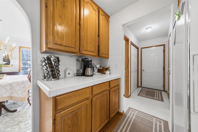 16607 N Primrose Ln, Nine Mile Falls, WA 99026