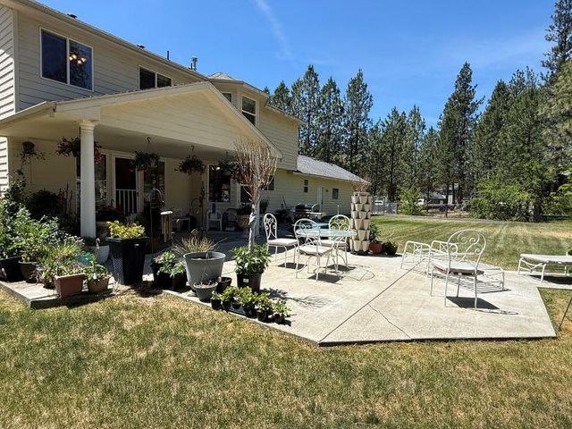 16607 N Primrose Ln, Nine Mile Falls, WA 99026