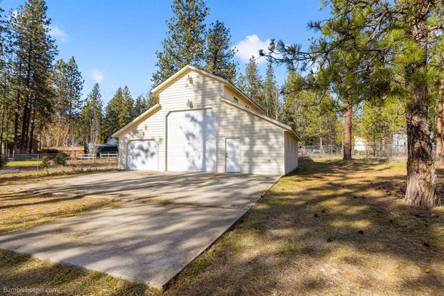 16607 N Primrose Ln, Nine Mile Falls, WA 99026