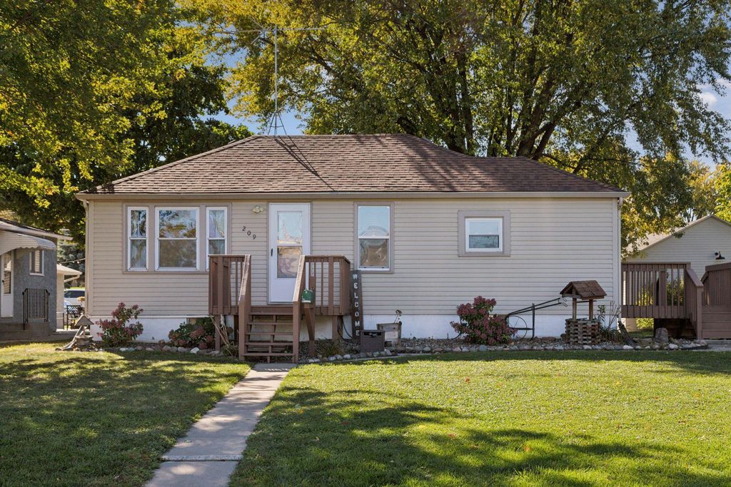 209 W 2nd Street, Waconia, MN 55387