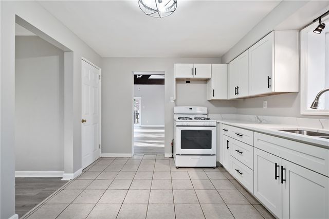 429 Earlwood Rd, Penn Hills, PA 15235