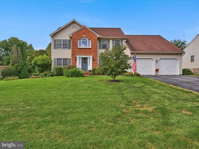 1041 HUNSICKER RD, Lancaster, PA 17601