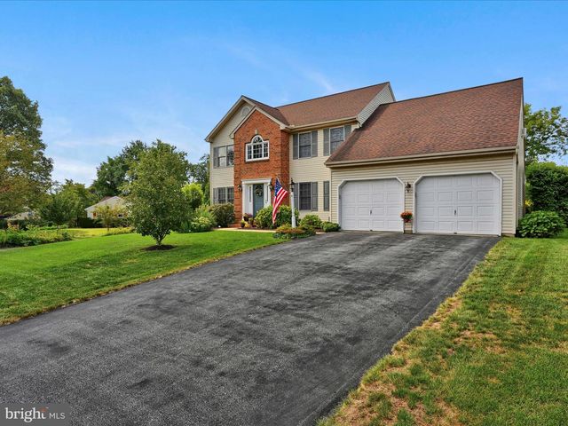 1041 HUNSICKER RD, Lancaster, PA 17601