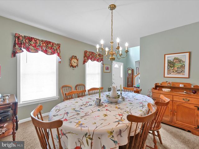 1041 HUNSICKER RD, Lancaster, PA 17601