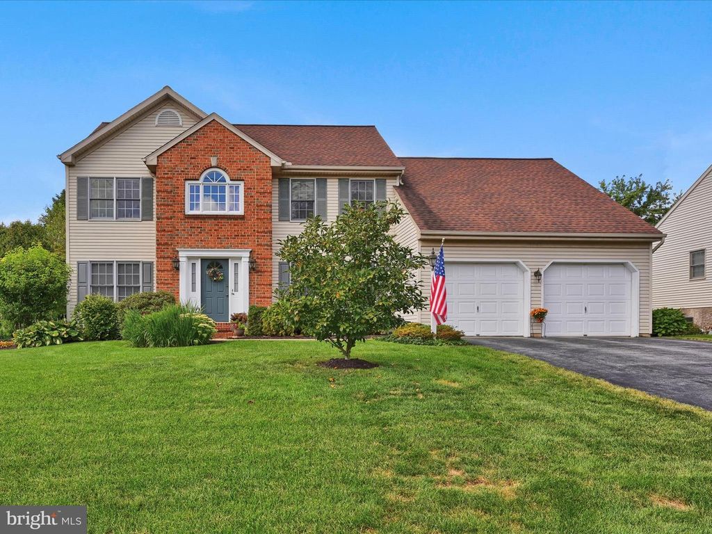 1041 HUNSICKER RD, Lancaster, PA 17601