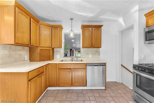 950 E Sprague Road, Broadview Heights, OH 44147