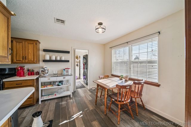 10610 E 96th Place North, Owasso, OK 74055