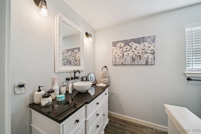 10610 E 96th Place North, Owasso, OK 74055