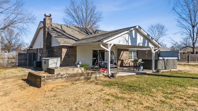 10610 E 96th Place North, Owasso, OK 74055