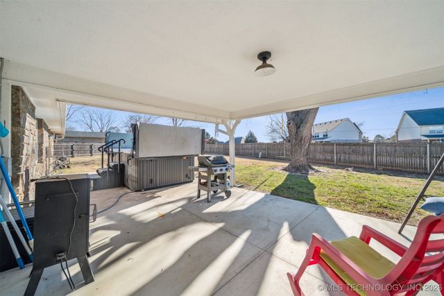 10610 E 96th Place North, Owasso, OK 74055