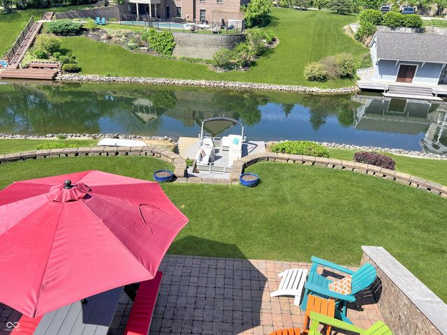 6075 Waterside Drive, Columbus, IN 47201