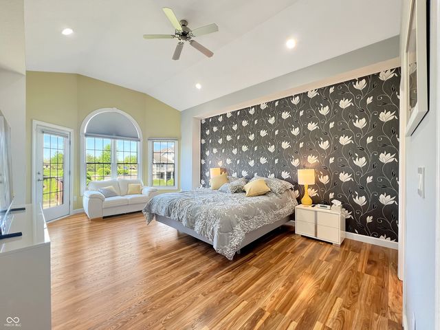 6075 Waterside Drive, Columbus, IN 47201