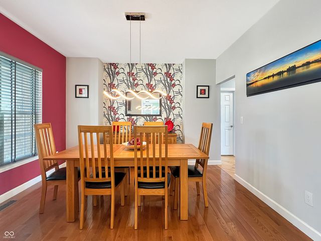 6075 Waterside Drive, Columbus, IN 47201