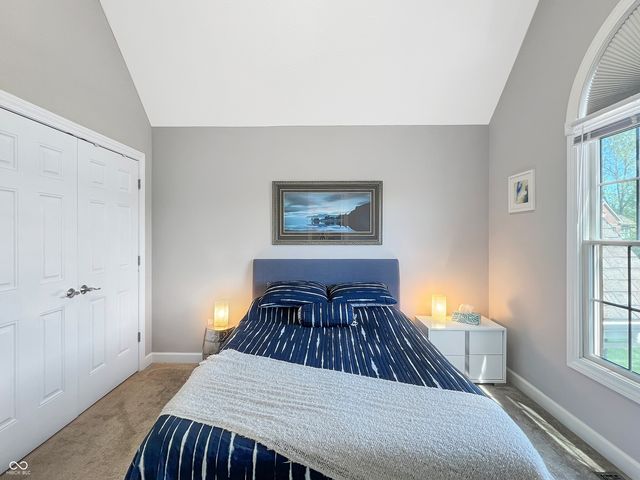 6075 Waterside Drive, Columbus, IN 47201