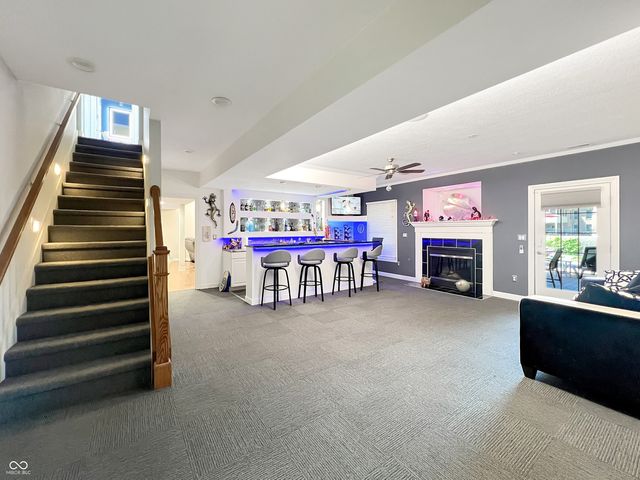 6075 Waterside Drive, Columbus, IN 47201