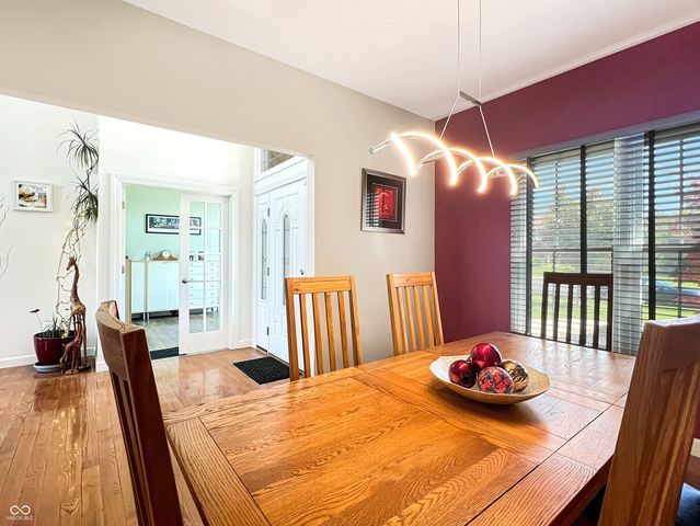 6075 Waterside Drive, Columbus, IN 47201
