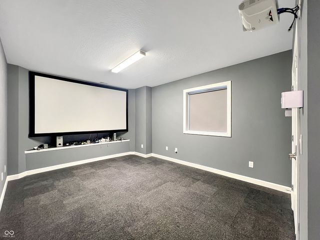 6075 Waterside Drive, Columbus, IN 47201