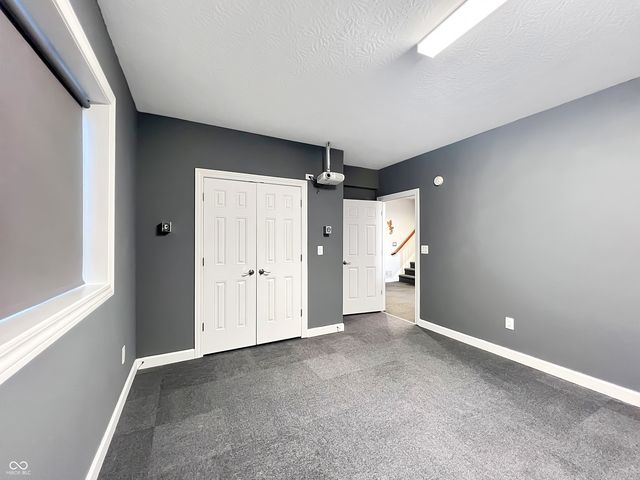 6075 Waterside Drive, Columbus, IN 47201