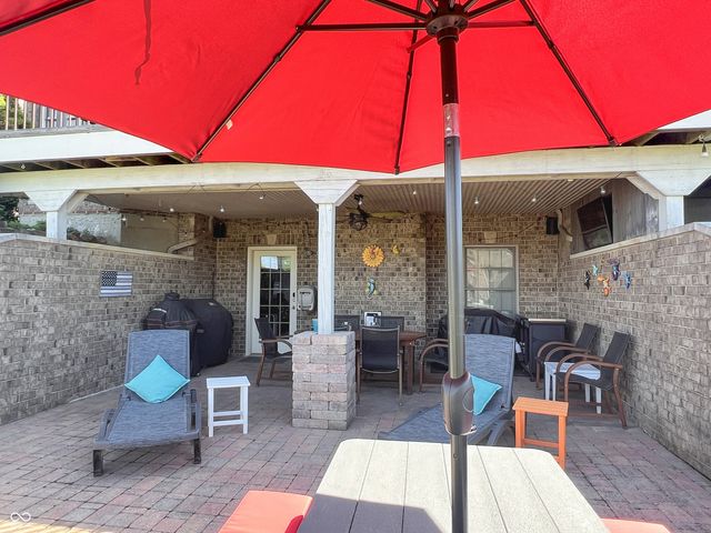 6075 Waterside Drive, Columbus, IN 47201