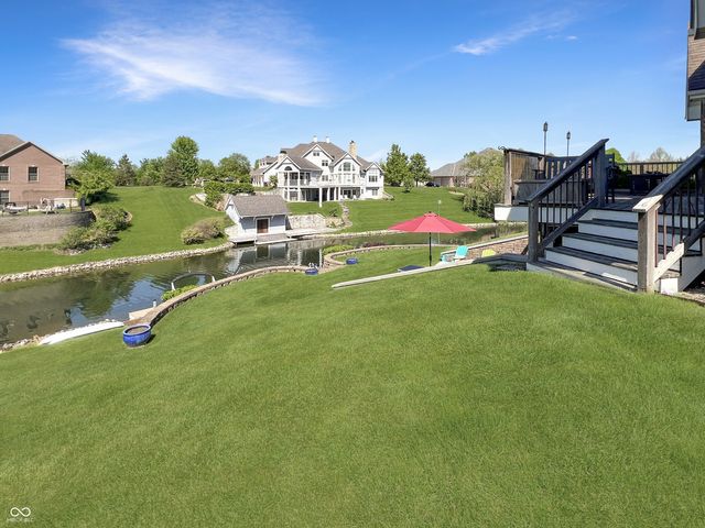6075 Waterside Drive, Columbus, IN 47201