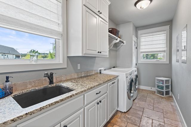101 Palm CV, Buchanan Dam, TX 78609