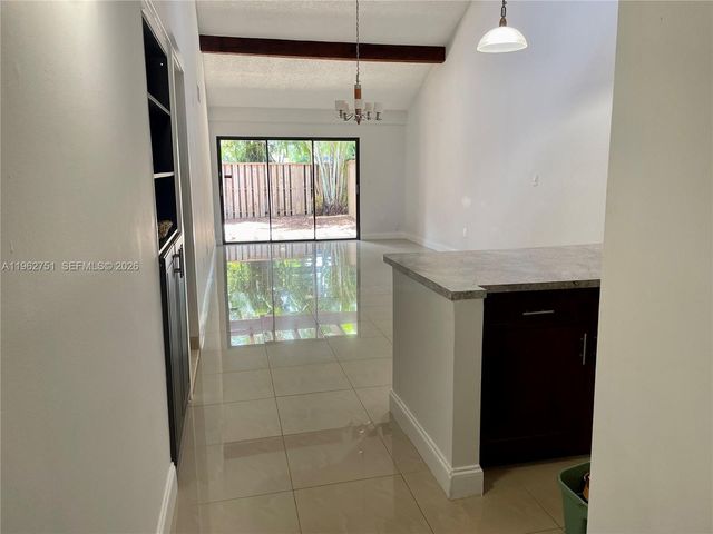 1712 NW 74th Ave 28, Plantation, FL 33313