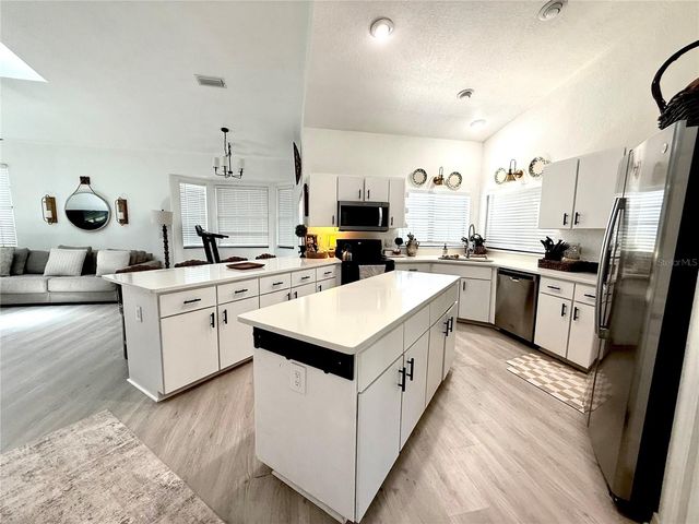 10195 SW 132ND AVENUE, Dunnellon, FL 34432