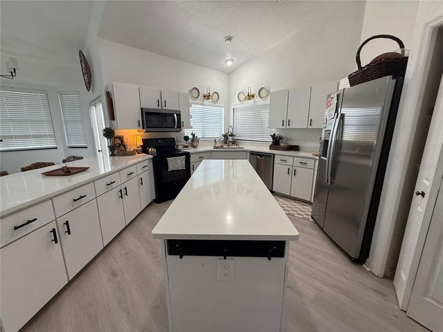 10195 SW 132ND AVENUE, Dunnellon, FL 34432