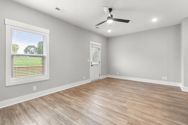 504 Jonathan Wade Circle, Clarksville, TN 37043