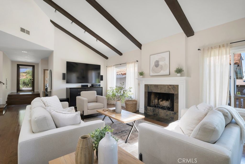 Image 19 of property listing at 4212 Alhama, Woodland Hills, CA 91364