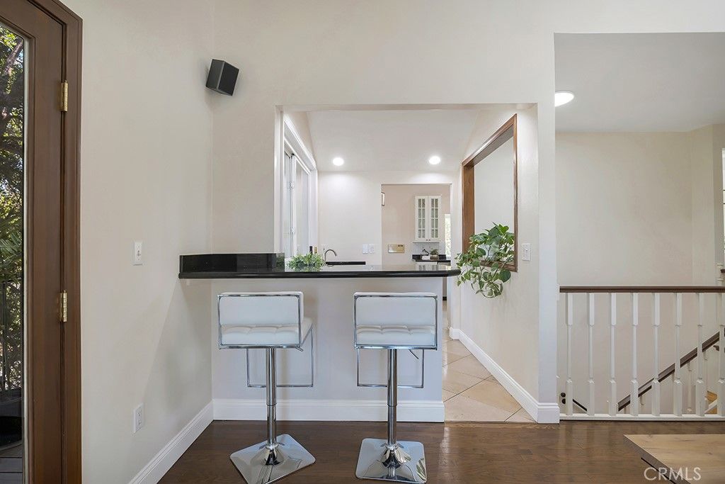 Image 21 of property listing at 4212 Alhama, Woodland Hills, CA 91364