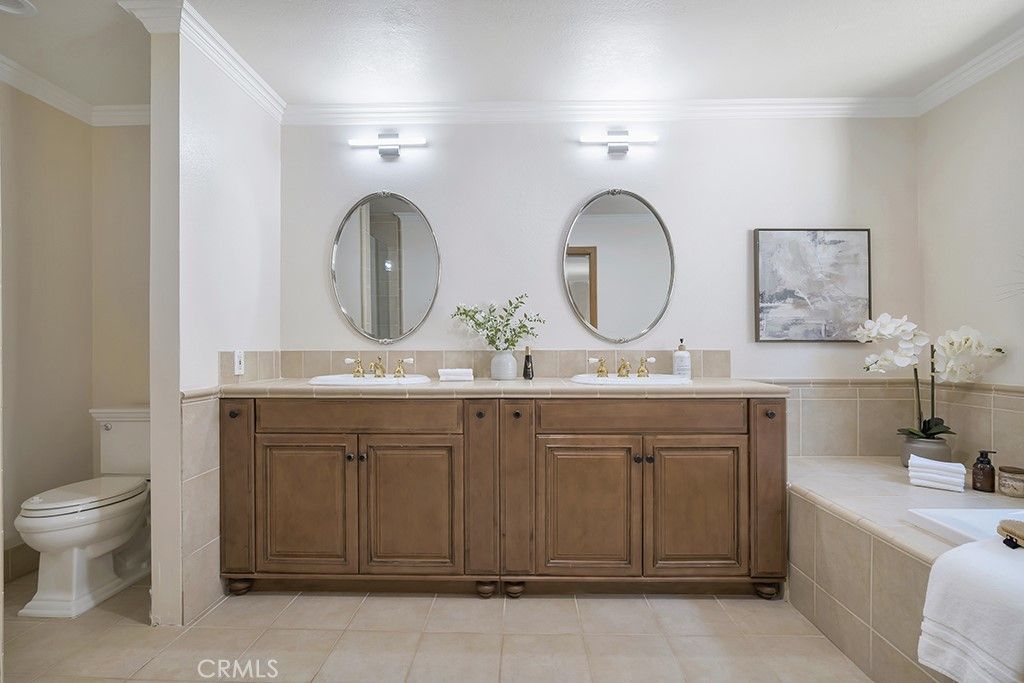 Image 6 of property listing at 4212 Alhama, Woodland Hills, CA 91364