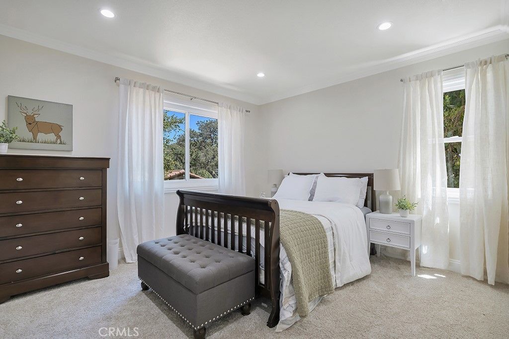 Image 8 of property listing at 4212 Alhama, Woodland Hills, CA 91364