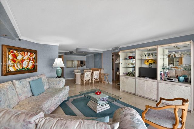 5757 Collins Ave 1902, Miami Beach, FL 33140