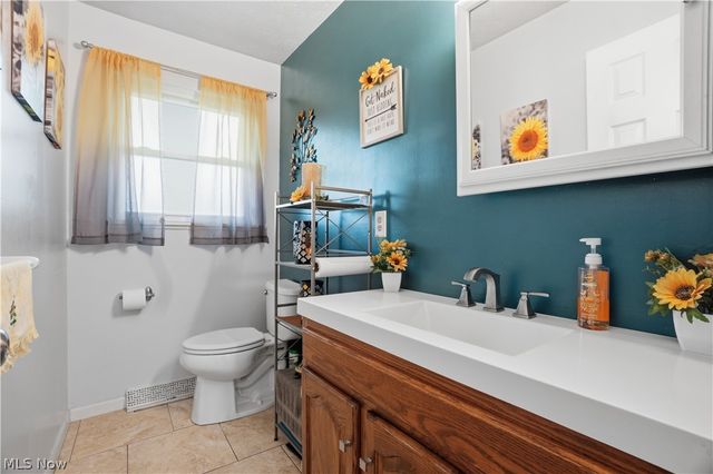 36515 Starboard Drive, Eastlake, OH 44095