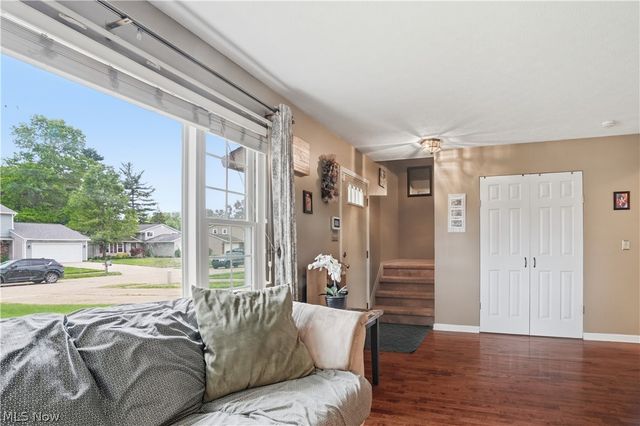 36515 Starboard Drive, Eastlake, OH 44095