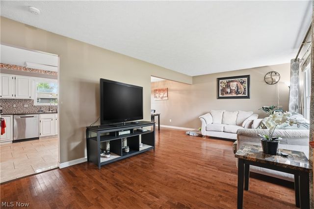 36515 Starboard Drive, Eastlake, OH 44095