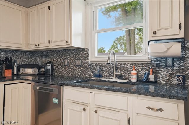 36515 Starboard Drive, Eastlake, OH 44095