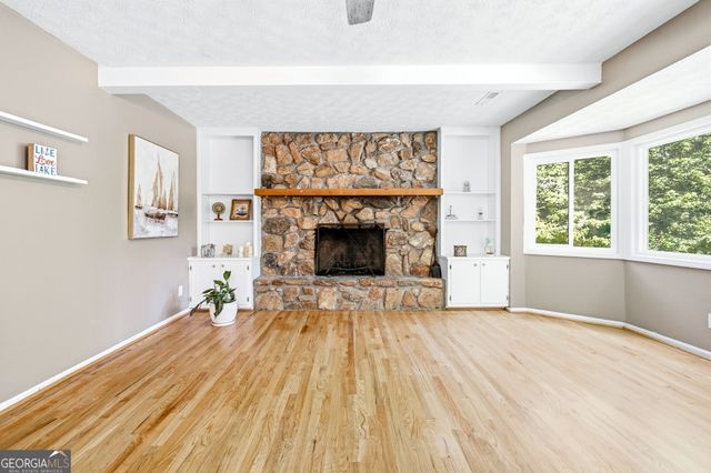9040 Ruby Lane, Gainesville, GA 30506