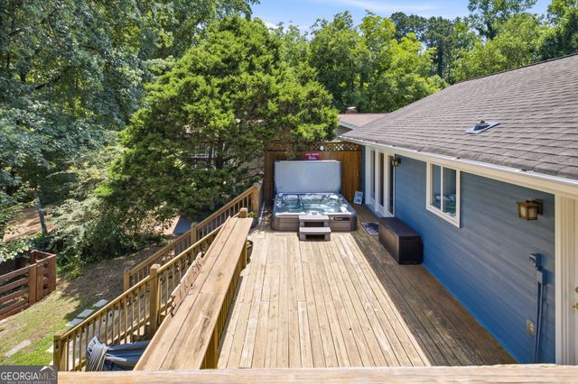 9040 Ruby Lane, Gainesville, GA 30506