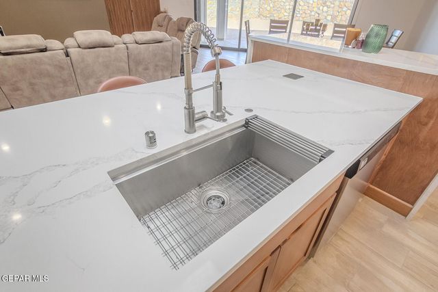 324 Gold Valley, Horizon City, TX 79928