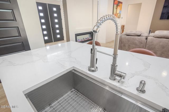 324 Gold Valley, Horizon City, TX 79928