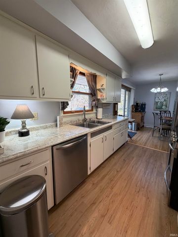 52175 Avanelle Street, Granger, IN 46530