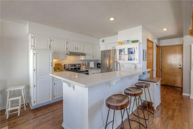 15430 Floyd Street, Overland Park, KS 66223