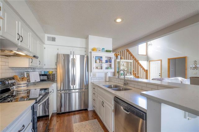 15430 Floyd Street, Overland Park, KS 66223