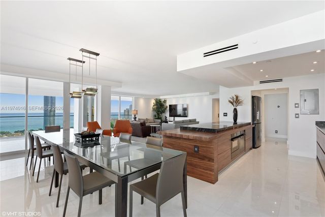 19707 Turnberry Way 28J, Aventura, FL 33180