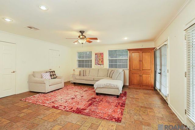 633 College Hill Dr, Baton Rouge, LA 70808