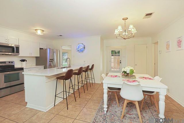 633 College Hill Dr, Baton Rouge, LA 70808
