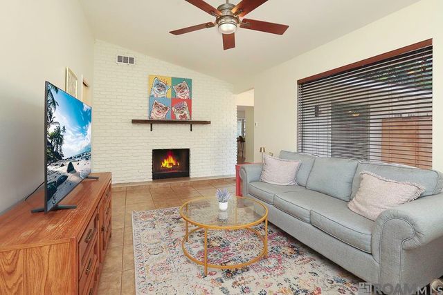 633 College Hill Dr, Baton Rouge, LA 70808